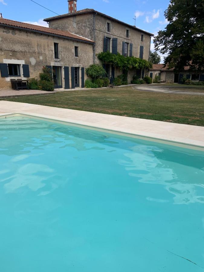 Bed and Breakfast Le Petit Manoir Brux Esterno foto