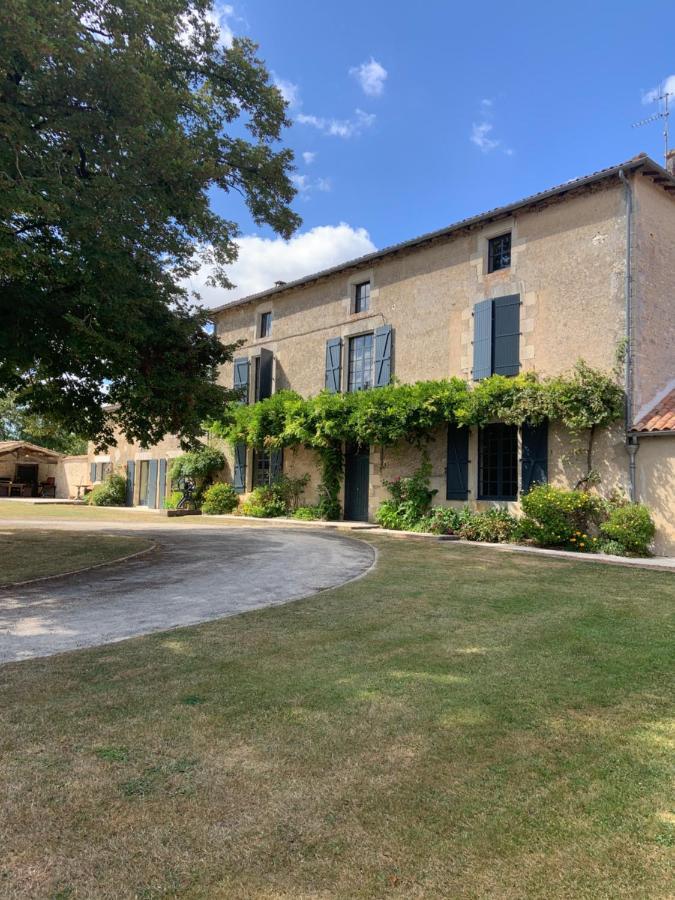 Bed and Breakfast Le Petit Manoir Brux Esterno foto